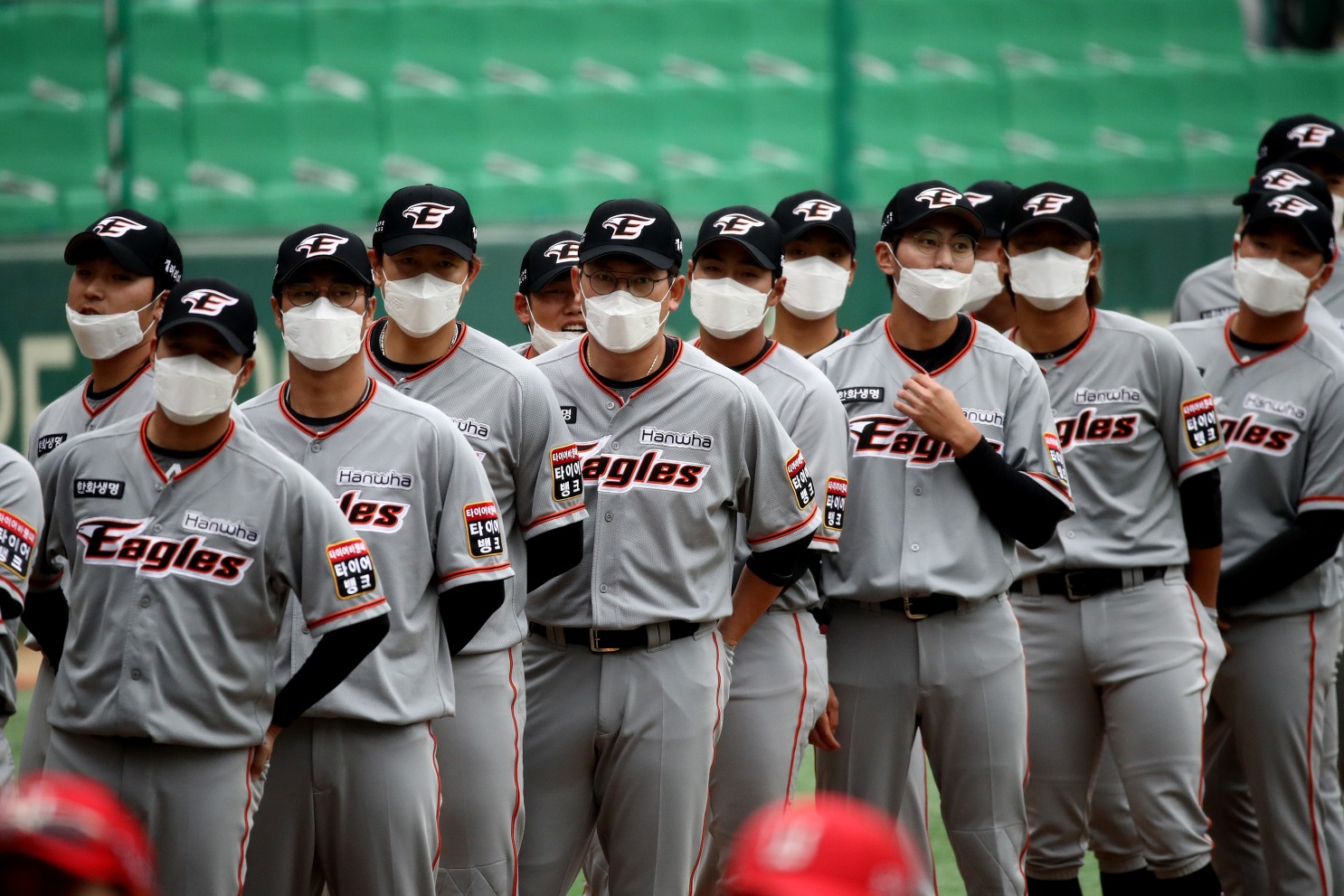 baseball teams to test all of its players and coaches for the new coronavirus