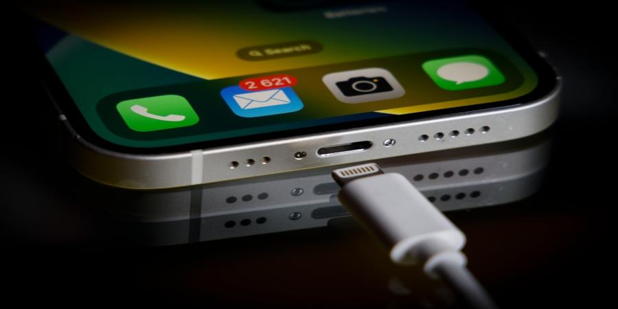 Apple exec says future iPhones will comply with EU’s USB-C mandate