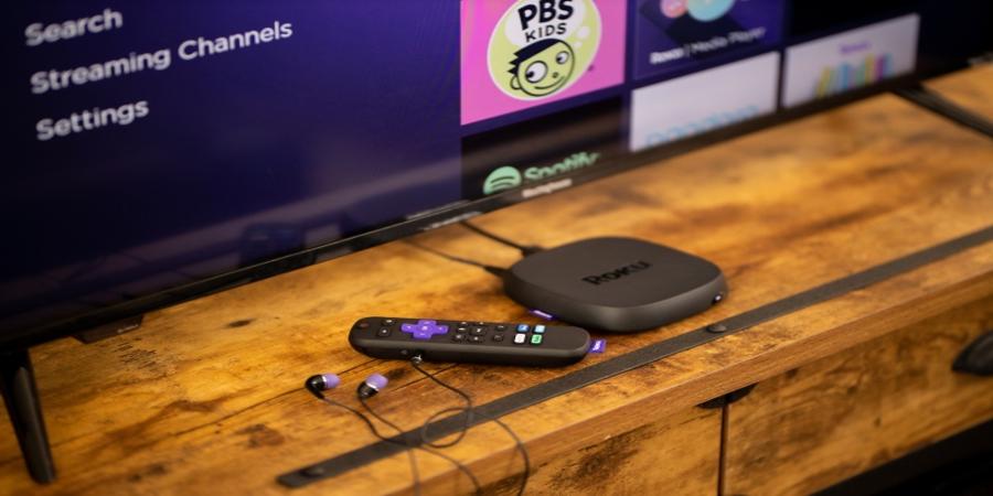 Roku drops ~19% as it braces for a bumpy fourth quarter